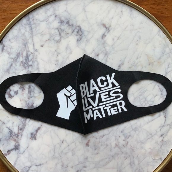Black Lives Matter Face Mask Face Covering - Picture 8 of 11